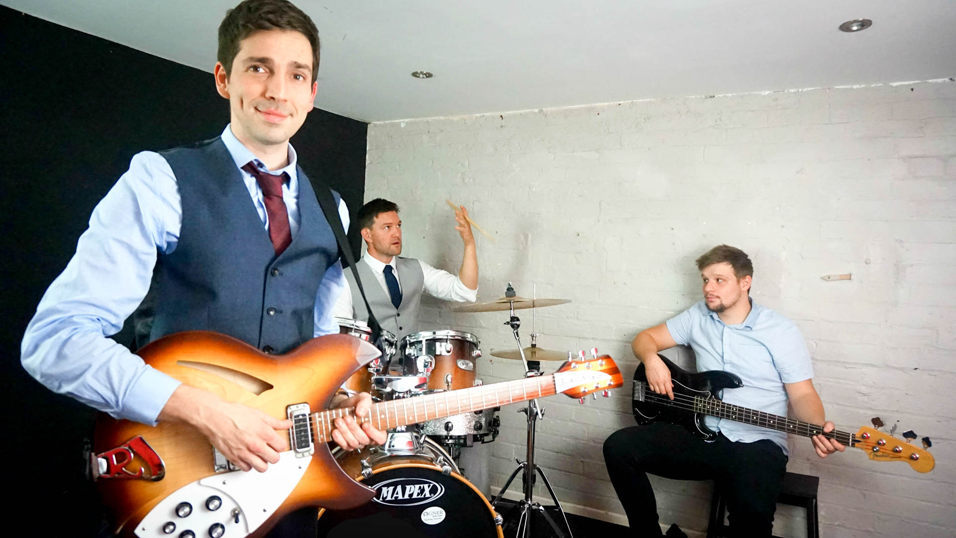 True Grit Rock and Pop Band Hire Leicestershire DG Music