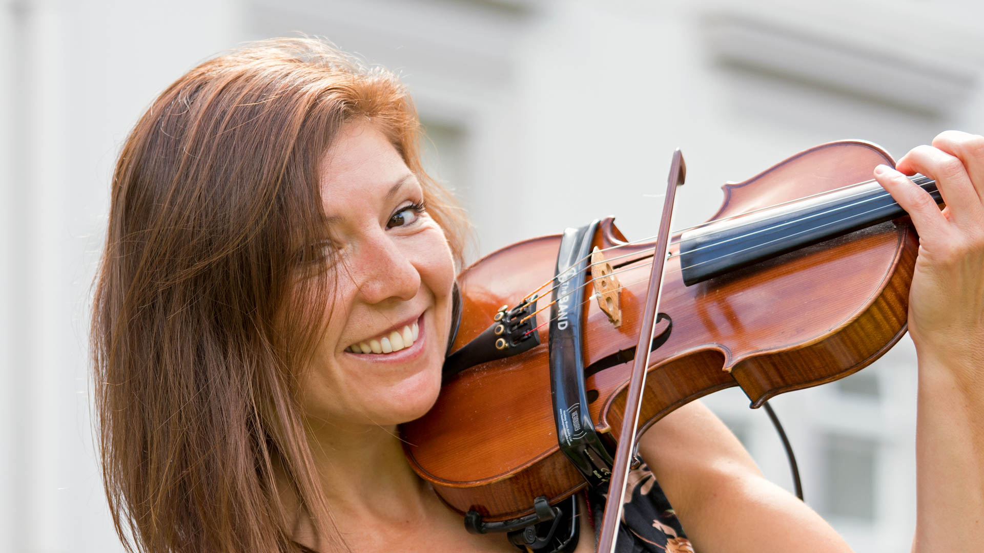 Violinist Liz Classical Musician for Wedding Bookings DG Music